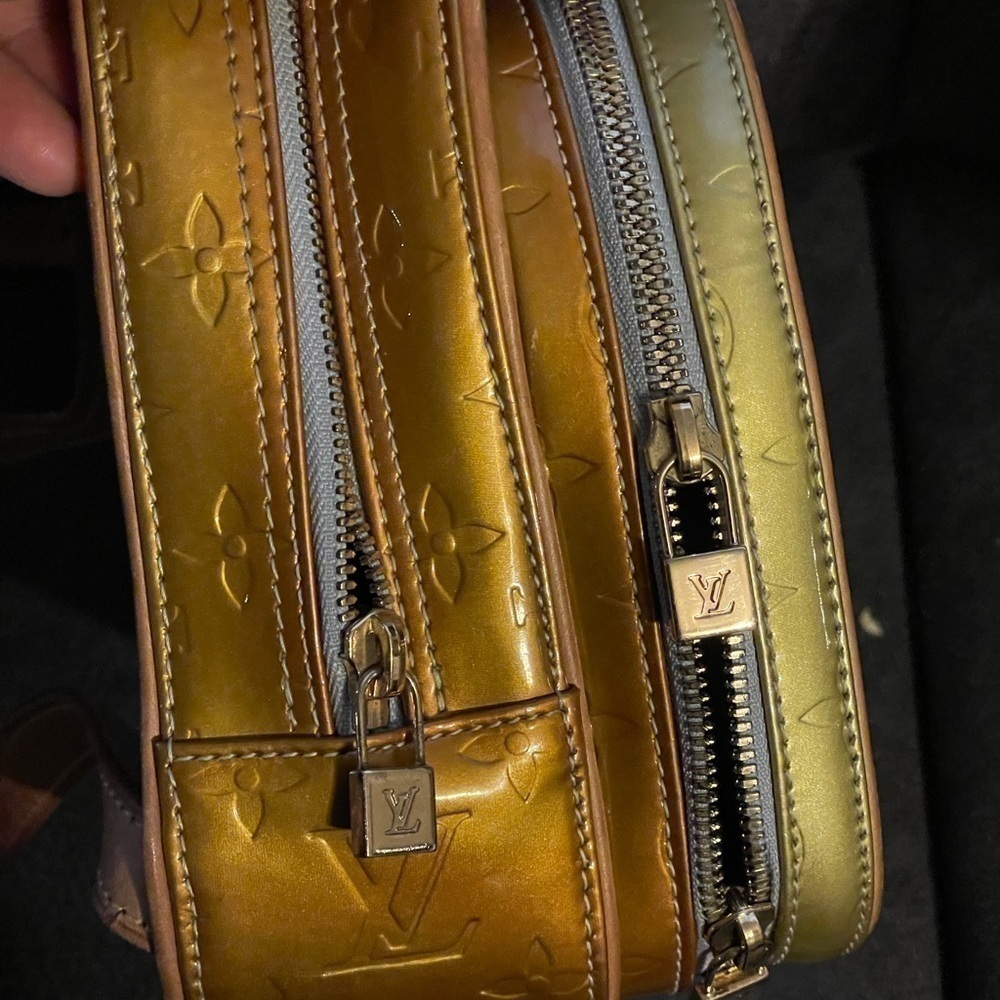 Authentic LV Vernis Monogram Backpack Two Tone - Picture 4 of 13